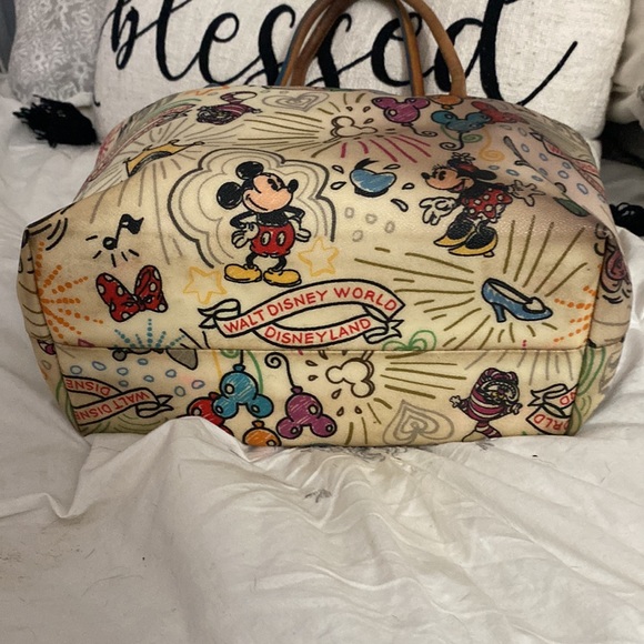 Dooney& Bourke collectors Disney park tote - Picture 3 of 11